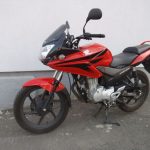 cervena motorka honda